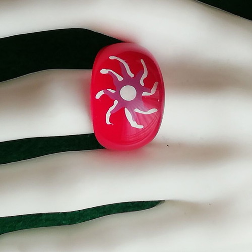 Blown glass sun ring in red color new