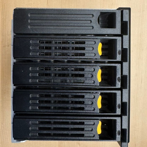 SATA Disk Array for 4 SATA III Drives, Hot Swap, 5.25" Bay