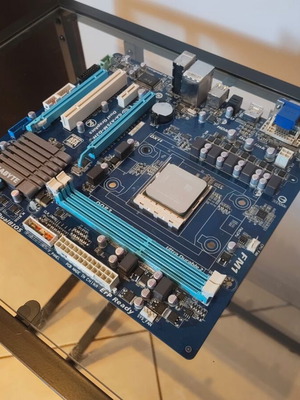 Μητρική πλακέτα Gigabyte GA-A75M-D2H μεταχειρισμένη