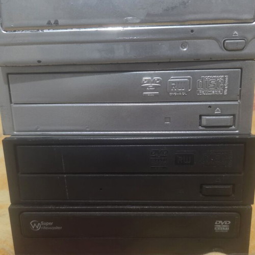 Dvd players used, set of 4, Sata and IDE