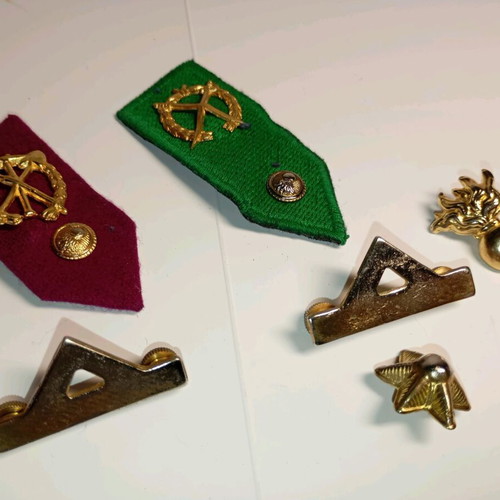 Military insignia used, assorted set