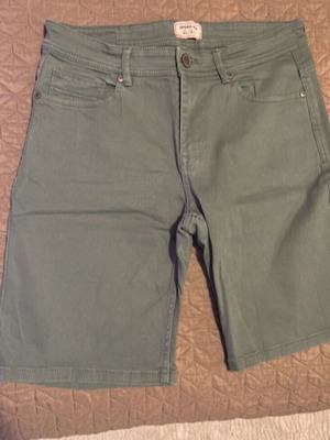 Sfera Cotton Bermuda Shorts like new, green, size M