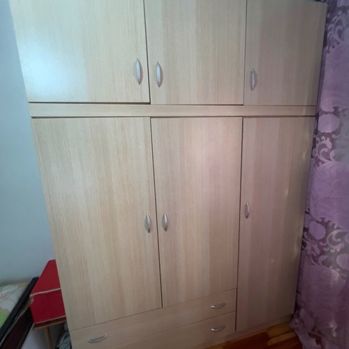 Bedroom wardrobe like new, dimensions 2.42m height x 1.70m width x 0.57m depth
