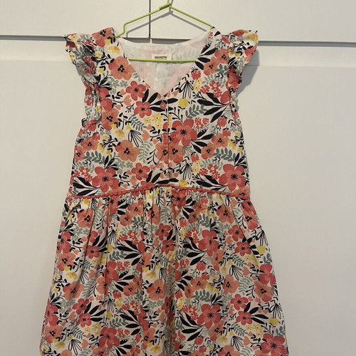 Girls' dresses used, pack of 9 for ages 6-8