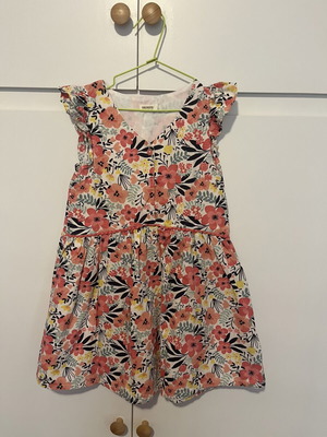 Girls' dresses used, pack of 9 for ages 6-8