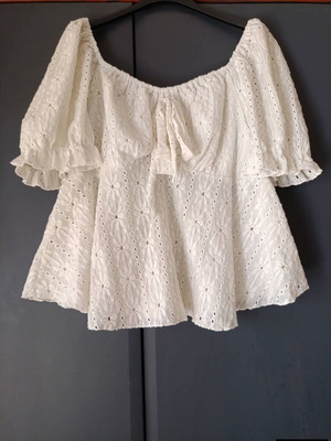 White Off-Shoulder Top broderie anglaise, plus size, new