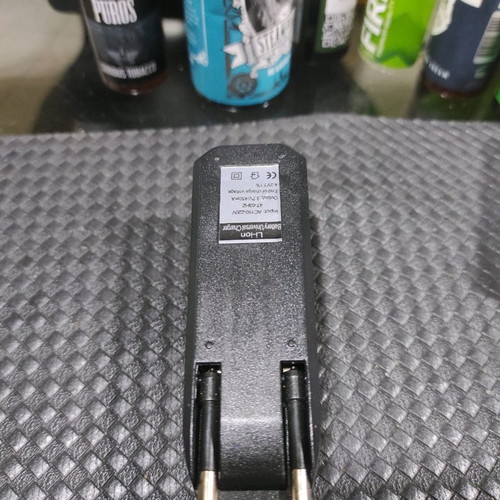 Foldable charger for 18650 batteries used