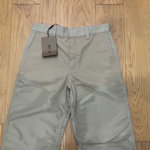 Burberry pants new, model 8015860, beige, size M