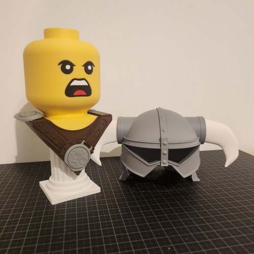 Skyrim figure like new, 18x17x10cm