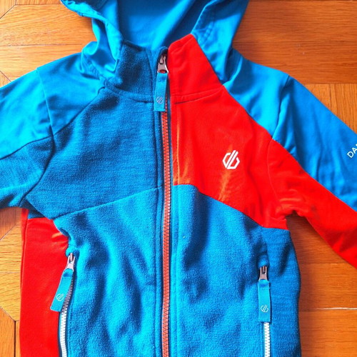 Dare2B sports jacket with hood for boys and girls, like new
