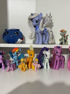 Συλλογή My Little Pony μεταχειρισμένη, με Princess Luna και λούτρινο