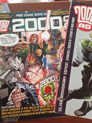 2000 AD (English) three collectible issues