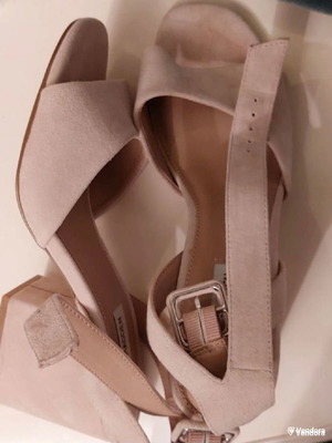 Steve Madden Suede Sandals Size 37 New Nude Color