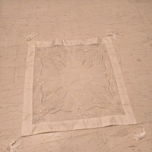 Tablecloth small white with tassels used