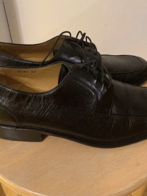 Perla Pura men's leather dress shoes size 42 used, black