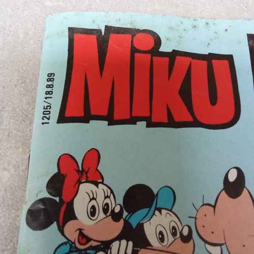 Collectible Mickey Mouse magazines pack 3 issues and Pop and Rock 6 issues used