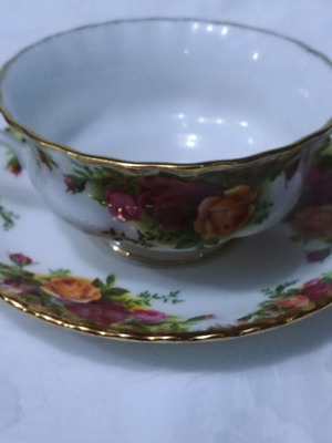 Φλιτζάνι κρέμας κονσομέ Royal Albert Old Country Roses σαν καινούργιο, bone china