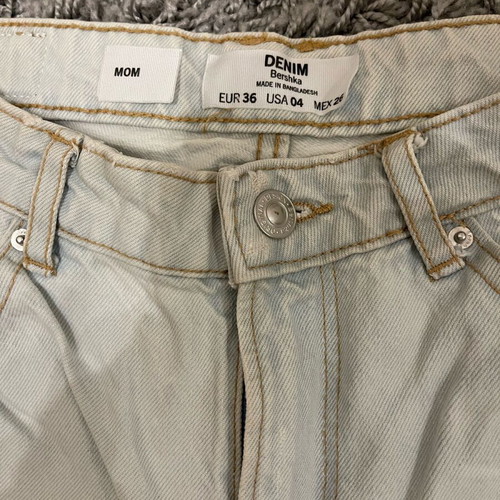 Bershka Mom Denim jeans light blue unused