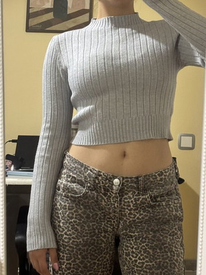 Toi&Moi gray crop sweater with turtleneck like new