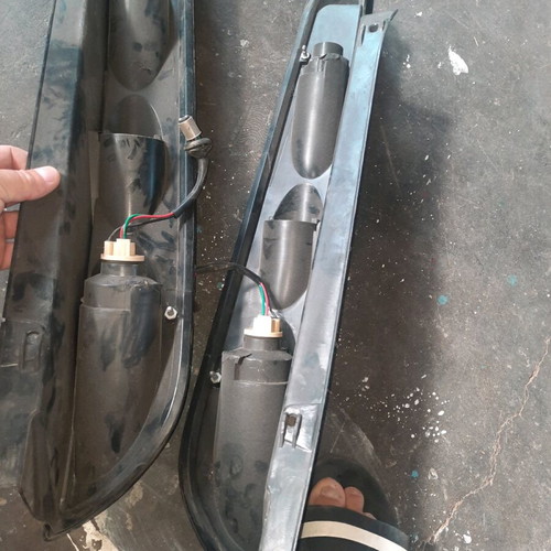 Ford Focus MK2 rear lights used, one with crack