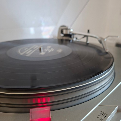 Technics SL-D2 Direct Drive turntable with Ortofon Concorde head used