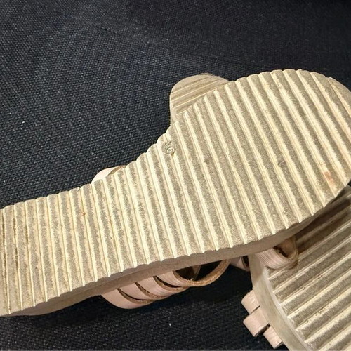 Bozikis sandals size 36 beige like new