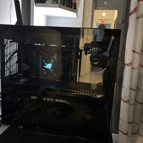 Gaming PC like new with AMD Ryzen 7 7800X3D and RTX 4070 Ti SUPER