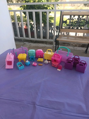 Shopkins figures and accessories like new