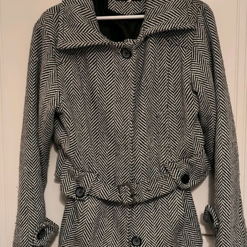 A-Style short coat black and white like new, size XL