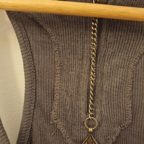 Top shirt like new, size small-medium, gray