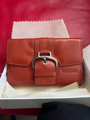 πορτοφόλι Bartuggi,real leather με πολλές θήκες.