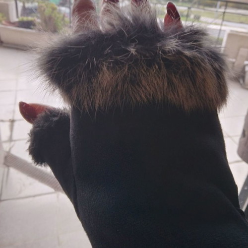 Women’s suede gloves new with faux fur and cut fingers