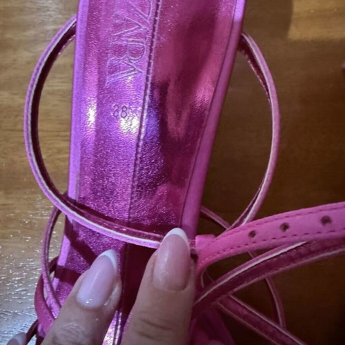 Zara women's fuchsia strappy sandals with medium heel