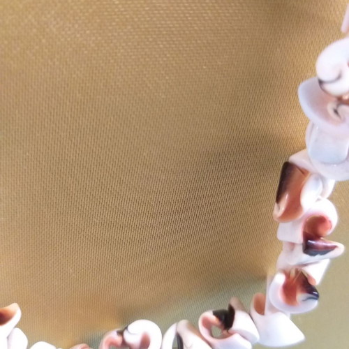 Short necklace with chopped shells used, summer style from the 70s