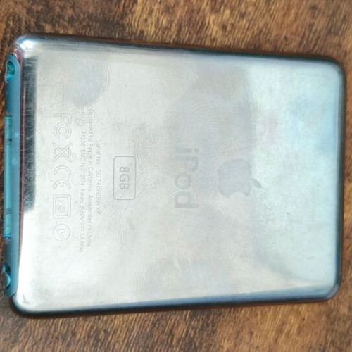 iPod Nano 3rd Generation 8GB blue used with charger