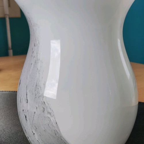 Glass vase like new, height 17 cm