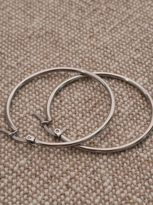 Steel hoop earrings like new, 4 cm diameter