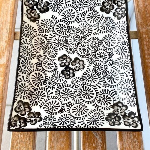 Ionian porcelain platter with black and white designs 24.5x9cm new