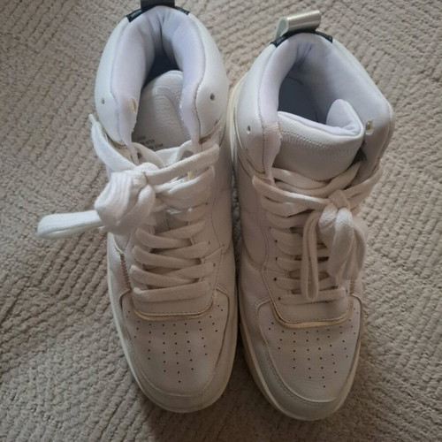 White Bershka boots like new, barely worn
