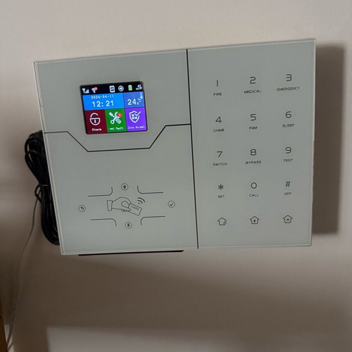 Alarm system like new, complete set