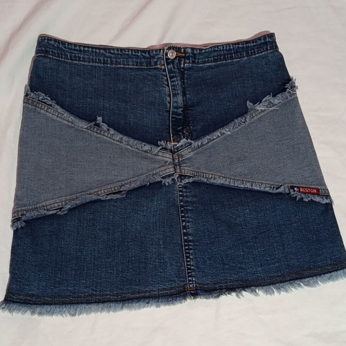 Boston elastic denim skirt size M like new, blue