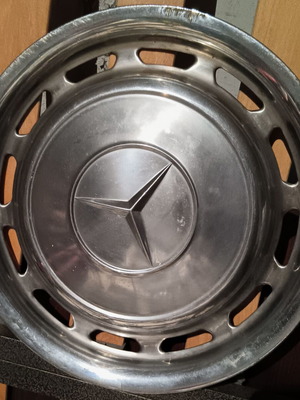 Metal collectible Mercedes w114 - w115 wheel hubcap used
