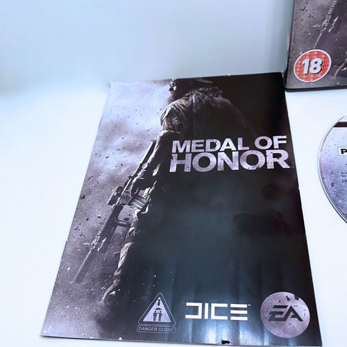 Medal of Honor PC game used, complete with manual and extras