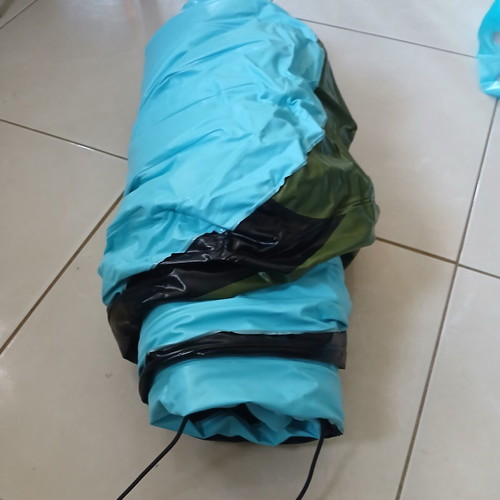 Inflatable kayak like new, max weight 160 kg, size 310 x 76 cm