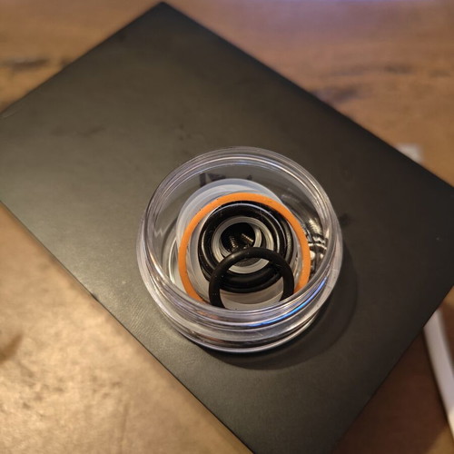 Geekvape Z200 Electronic Cigarette Full Set used with 3 Atomizers and Batteries