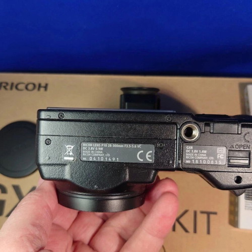 Ricoh GXR + P10 kit 28-300mm with VF-2 LCD Viewfinder, 3 batteries, used