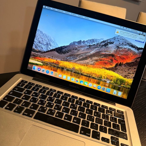 MacBook Pro 13" (2011) like new with Apple charger