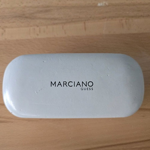Guess Marciano hard case like new, white