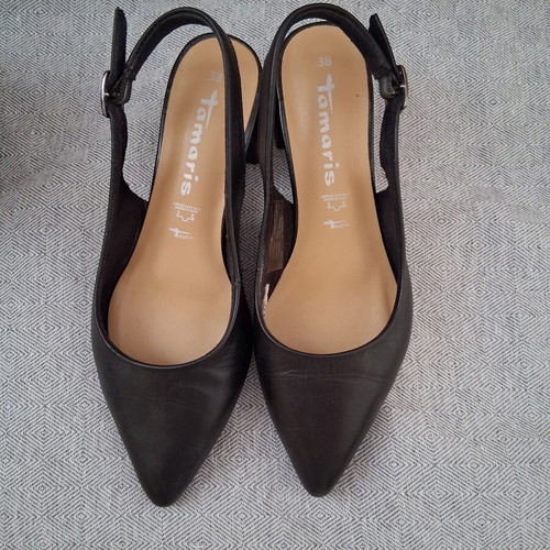 Tamaris black pumps size 38 like new