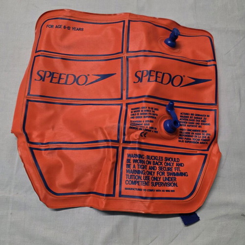 Speedo inflatable flotation aid for 6-12 years new